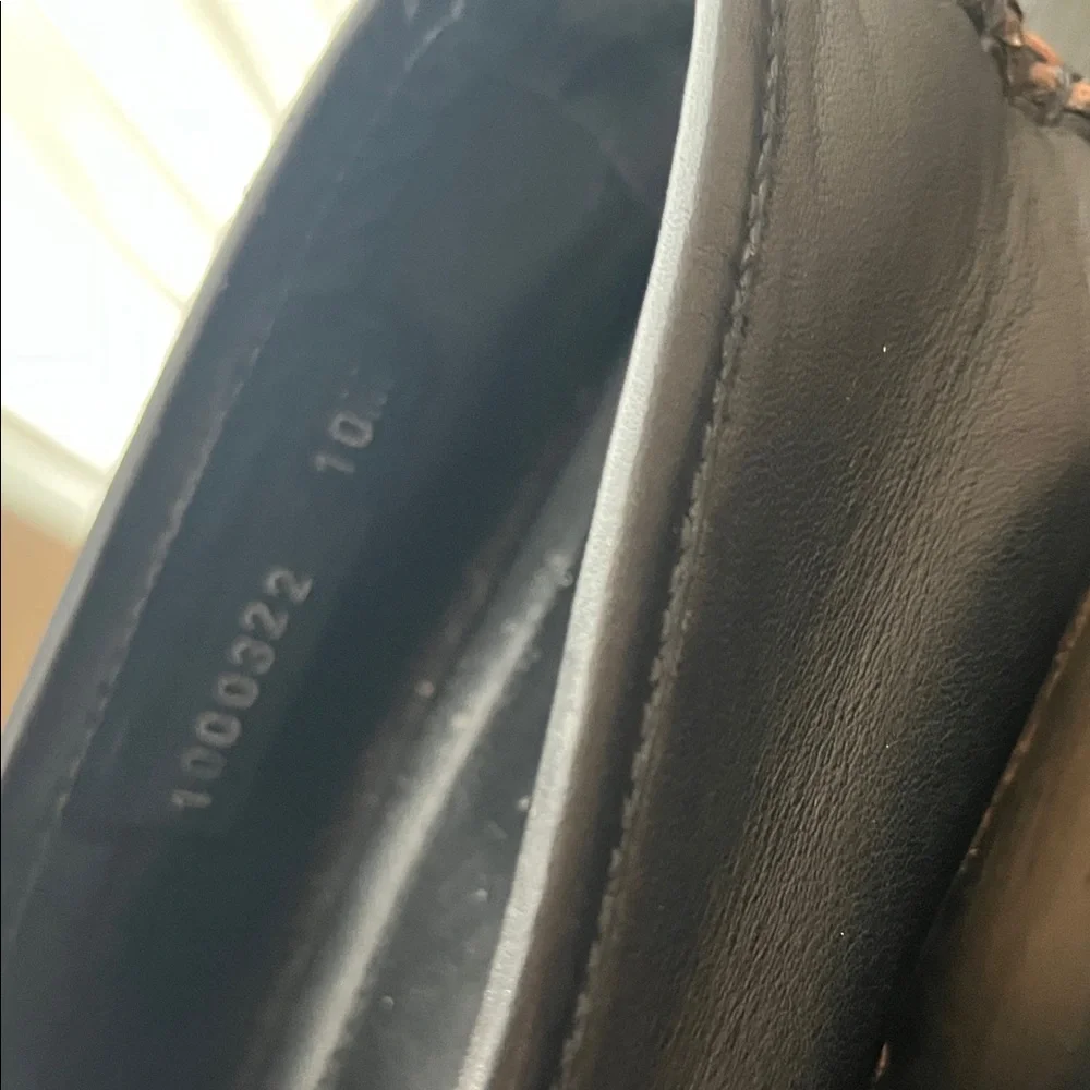 Gucci Black Leather Women's Horsebit Loafers with Gold Hardware - Picture 11 of 14